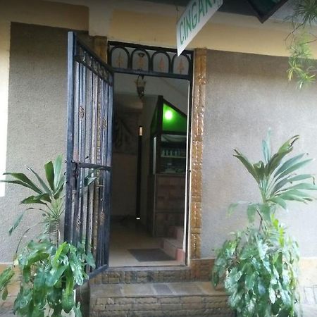 Cingaki Hotel Mombaça Exterior foto
